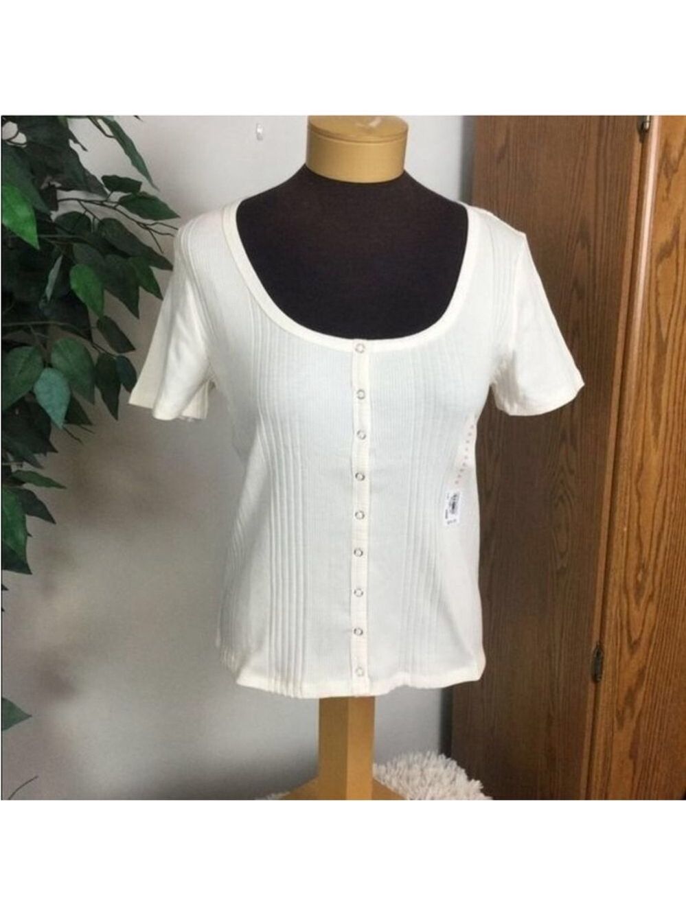 SO short sleeve snap front cropped tee Woman’s Juniors size XL striped